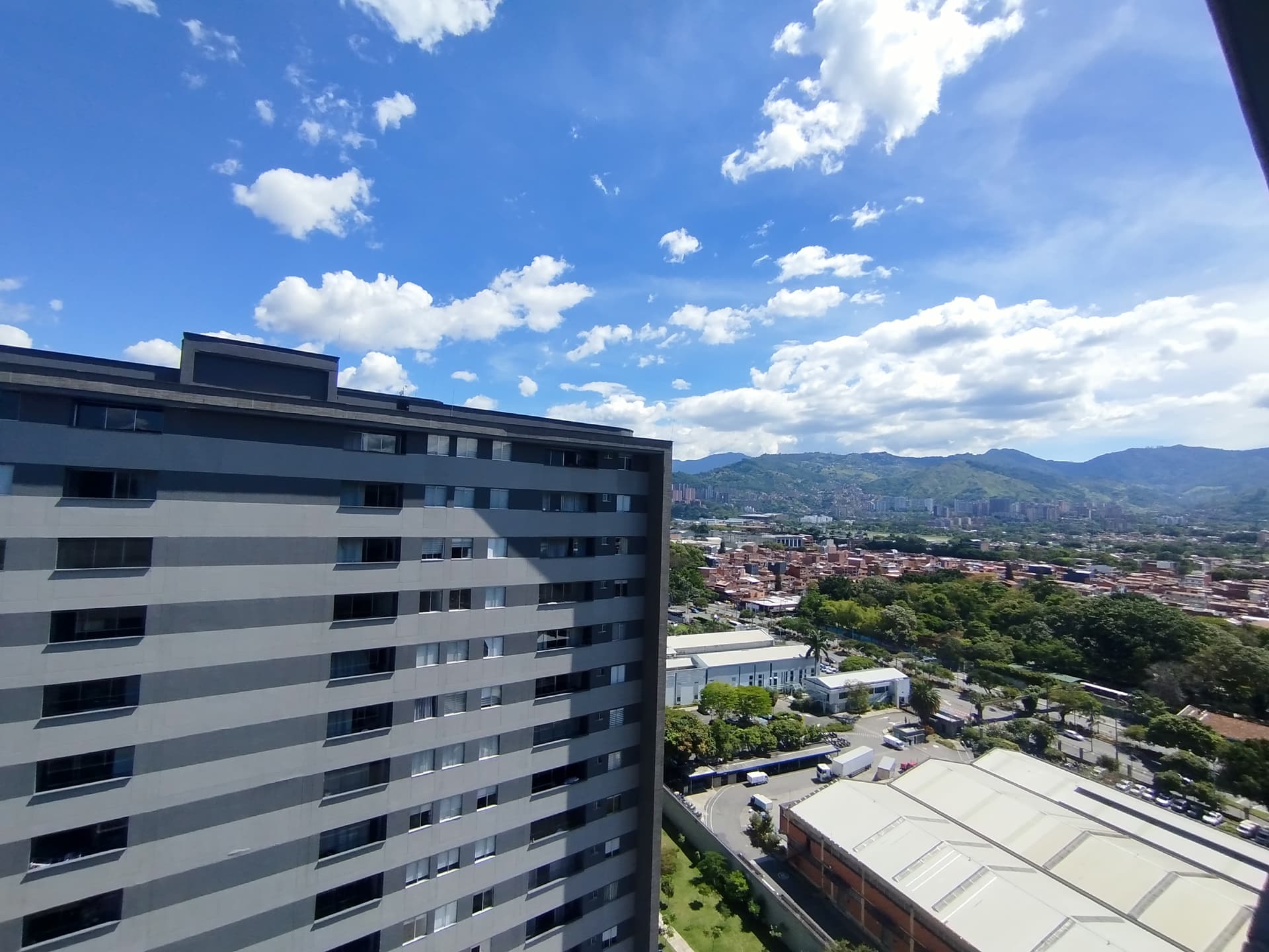 Apartaestudio en arriendo en Guayabal, Itagui — foto 1 de 20