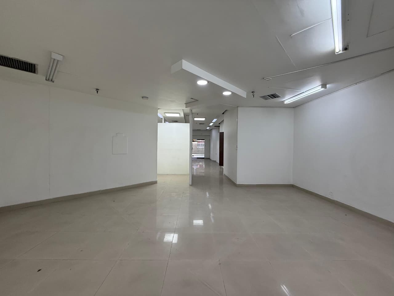 Local en arriendo en Med, Centro, Medellín — foto 2 de 16