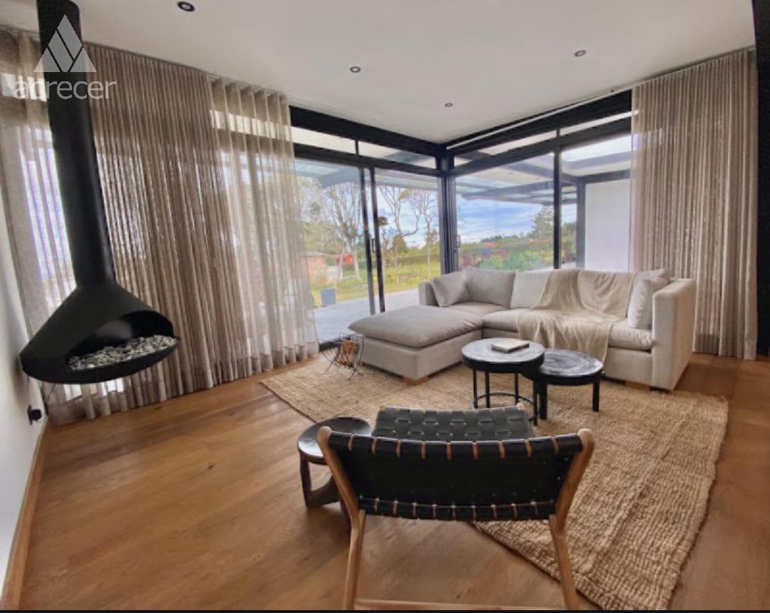 Casa Campestre en arriendo en Santa Elena, Medellín — foto 3 de 20