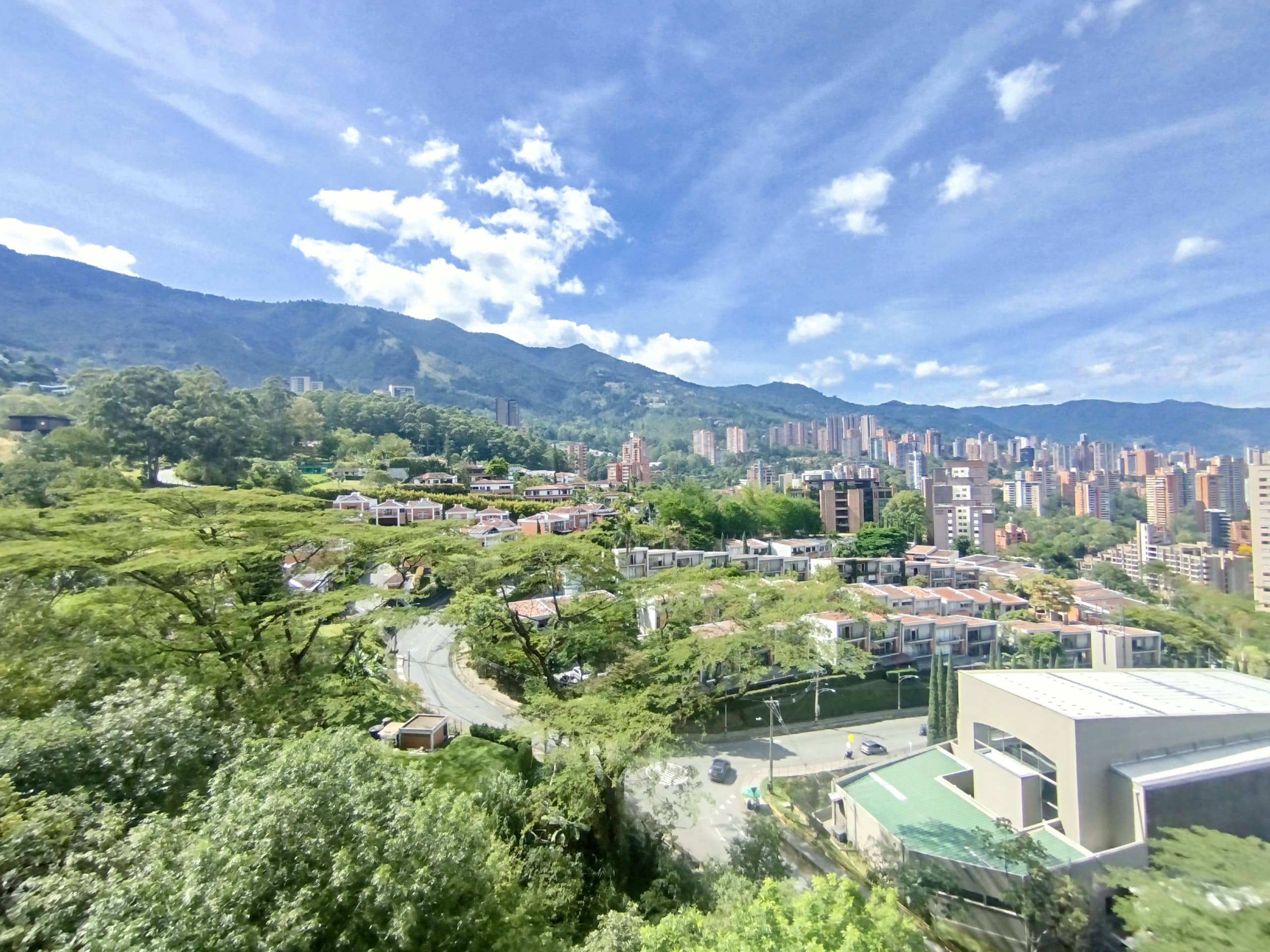 Apartamento en arriendo en Altos Del, Poblado, Medellín — foto 1 de 20