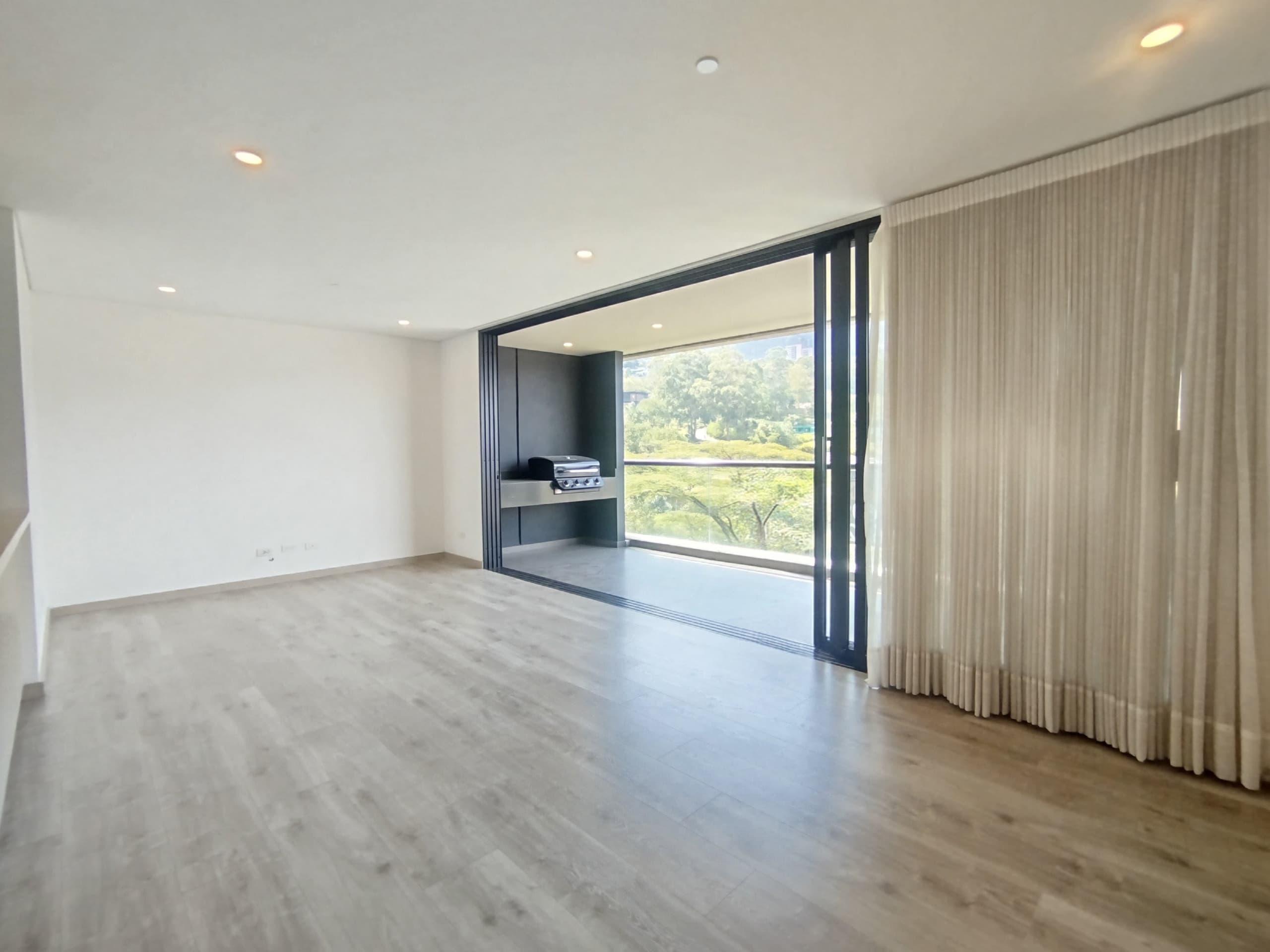 Apartamento en arriendo en Altos Del, Poblado, Medellín — foto 5 de 20