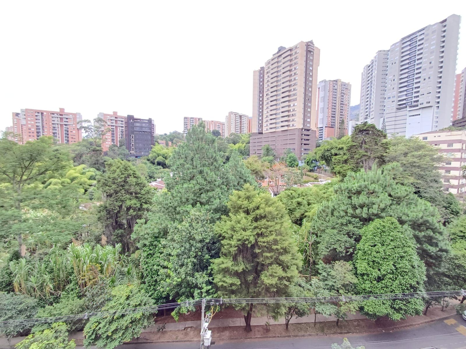 Apartamento en arriendo en Cumbres, Envigado — foto 1 de 20