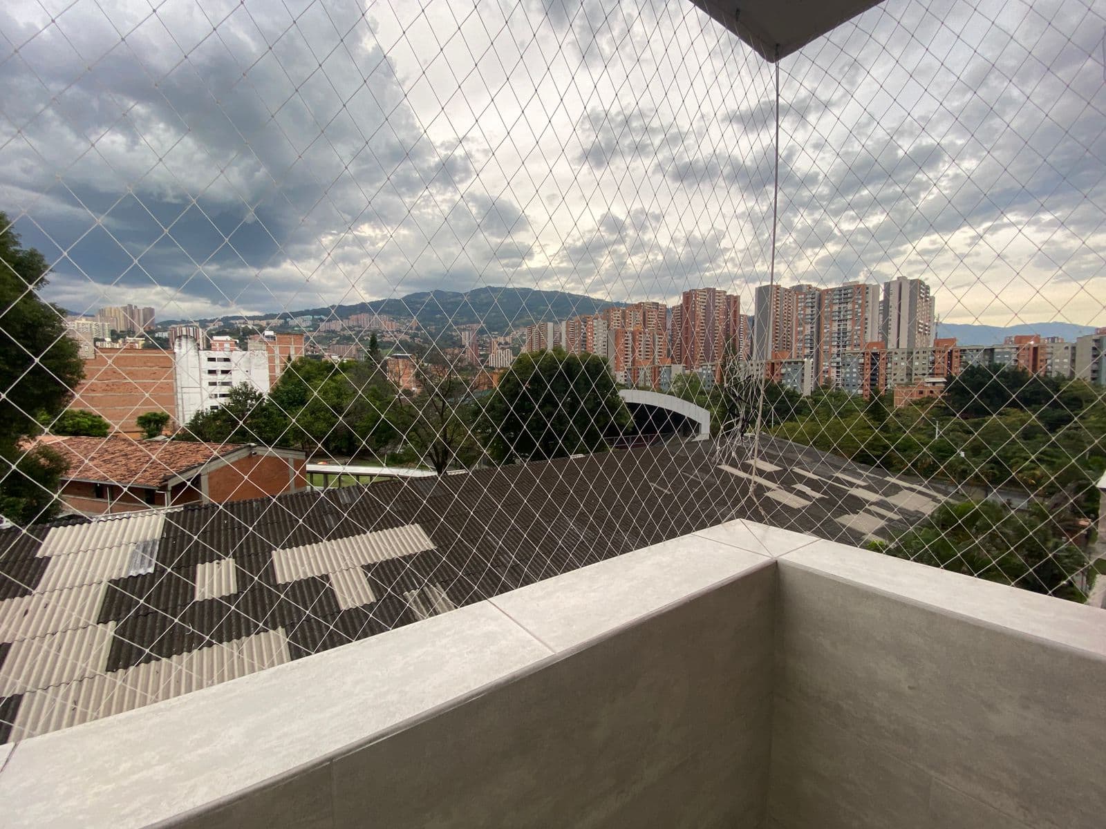 Apartamento en arriendo en Los Colores, Laureles, Medellín — foto 2 de 20