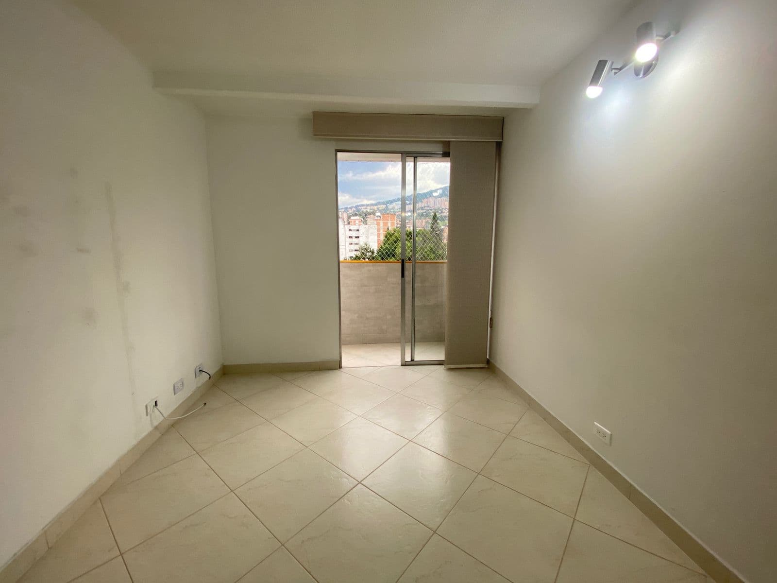 Apartamento en arriendo en Los Colores, Laureles, Medellín — foto 4 de 20