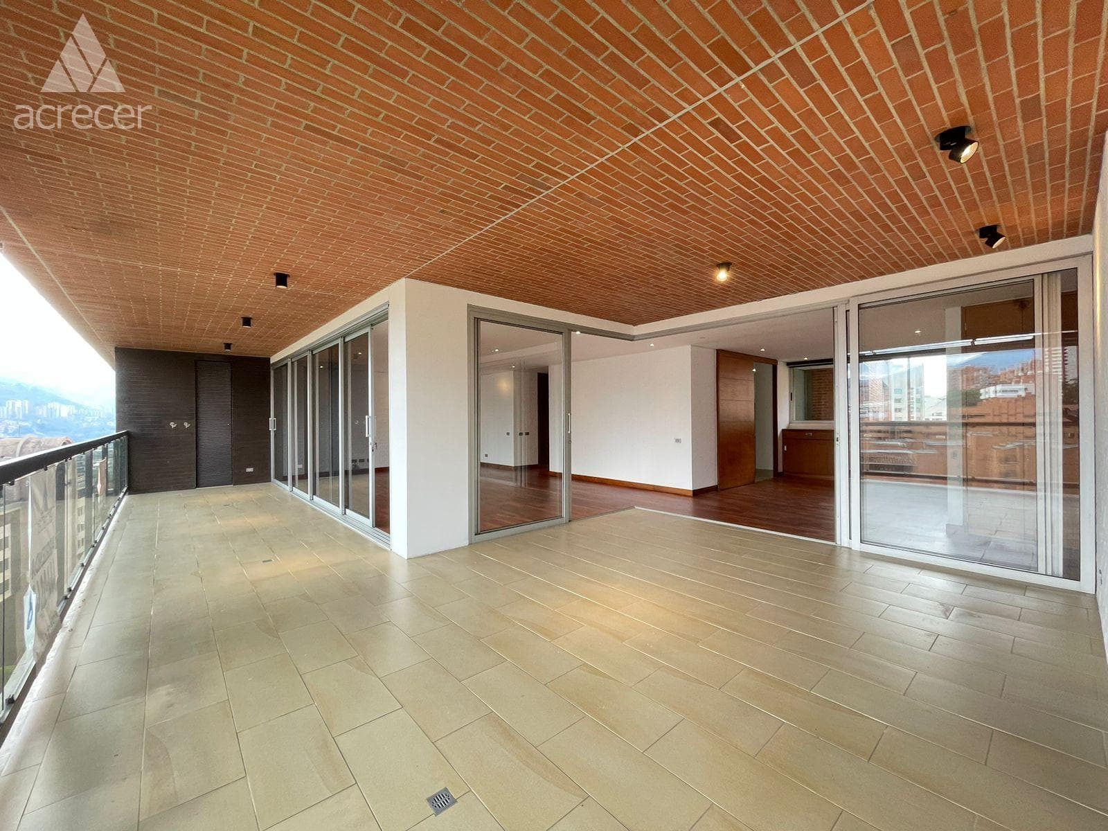Apartamento en arriendo en Los Parra, Poblado, Medellín — foto 1 de 20