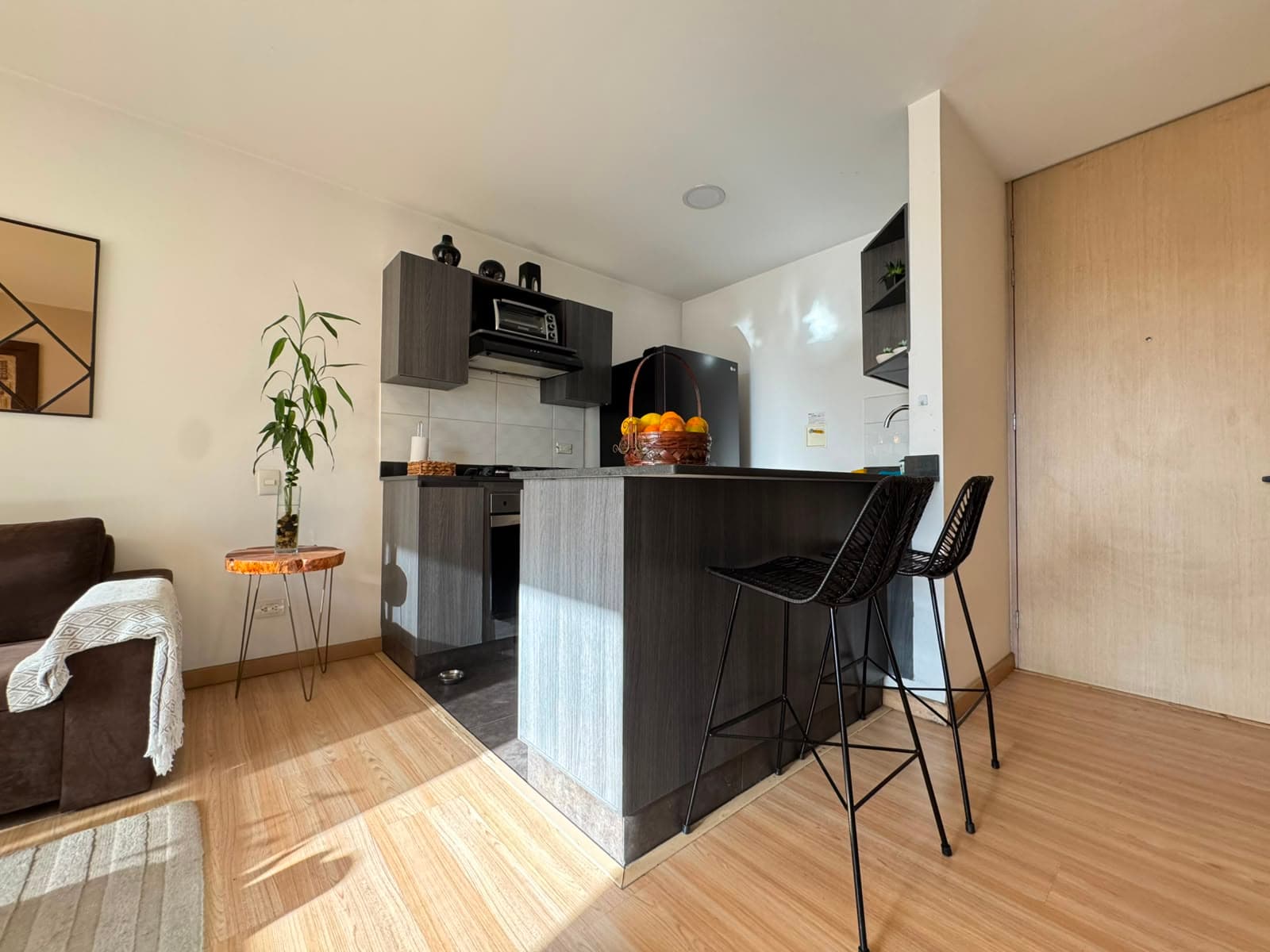 Apartaestudio en arriendo en Los Gonzalez, Poblado, Medellín — foto 4 de 15