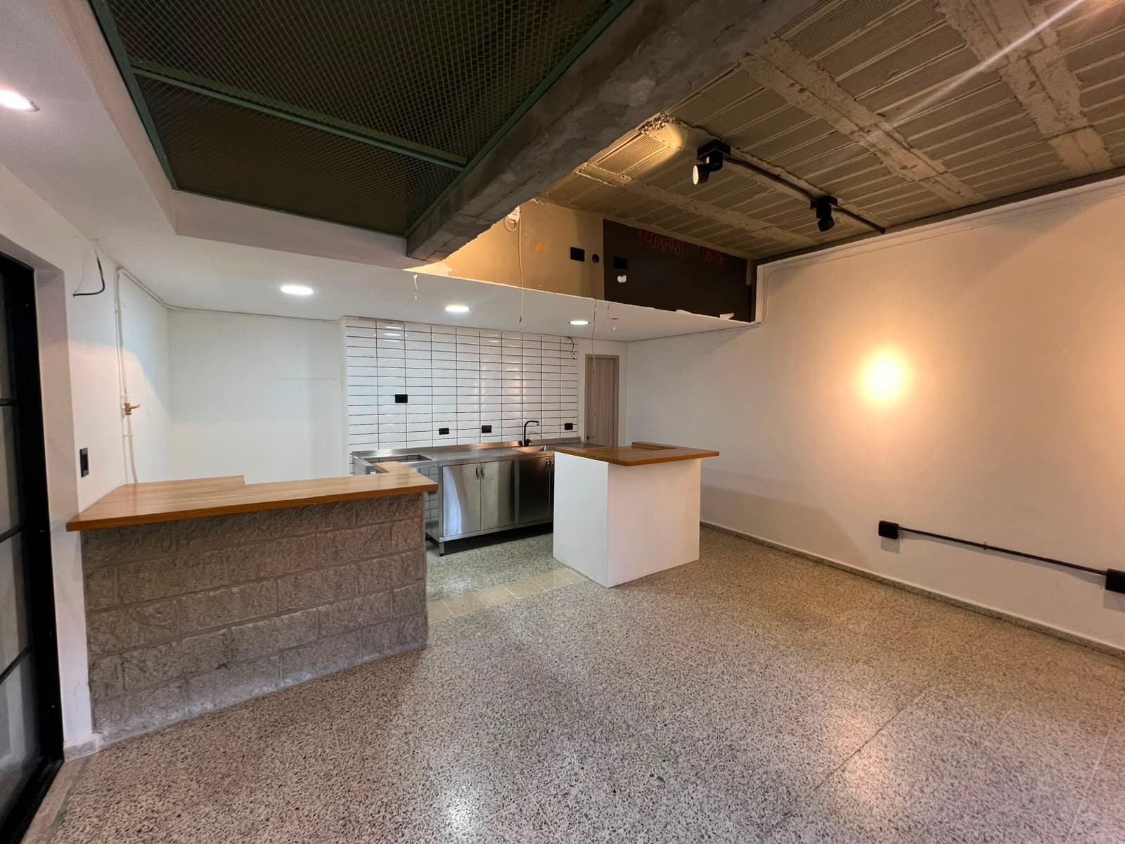 Local en arriendo en Laureles, Medellín — foto 4 de 13