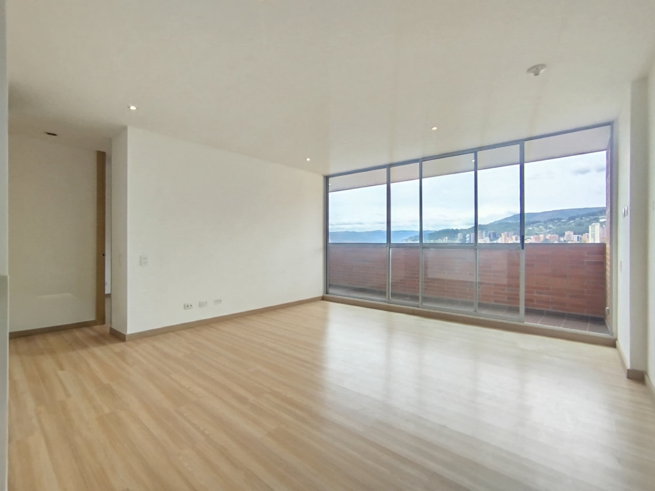 Apartamento en arriendo en Los Gonzalez, Poblado, Medellín — foto 1 de 20