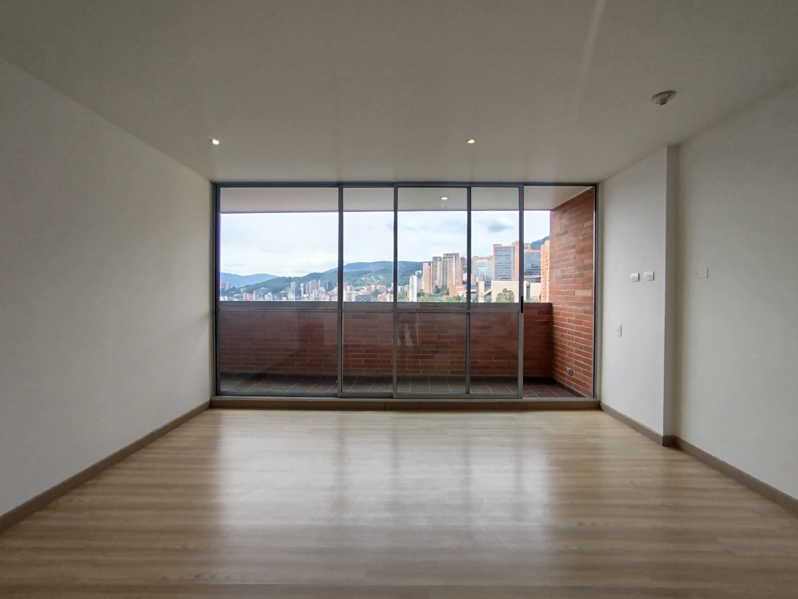 Apartamento en arriendo en Los Gonzalez, Poblado, Medellín — foto 2 de 20