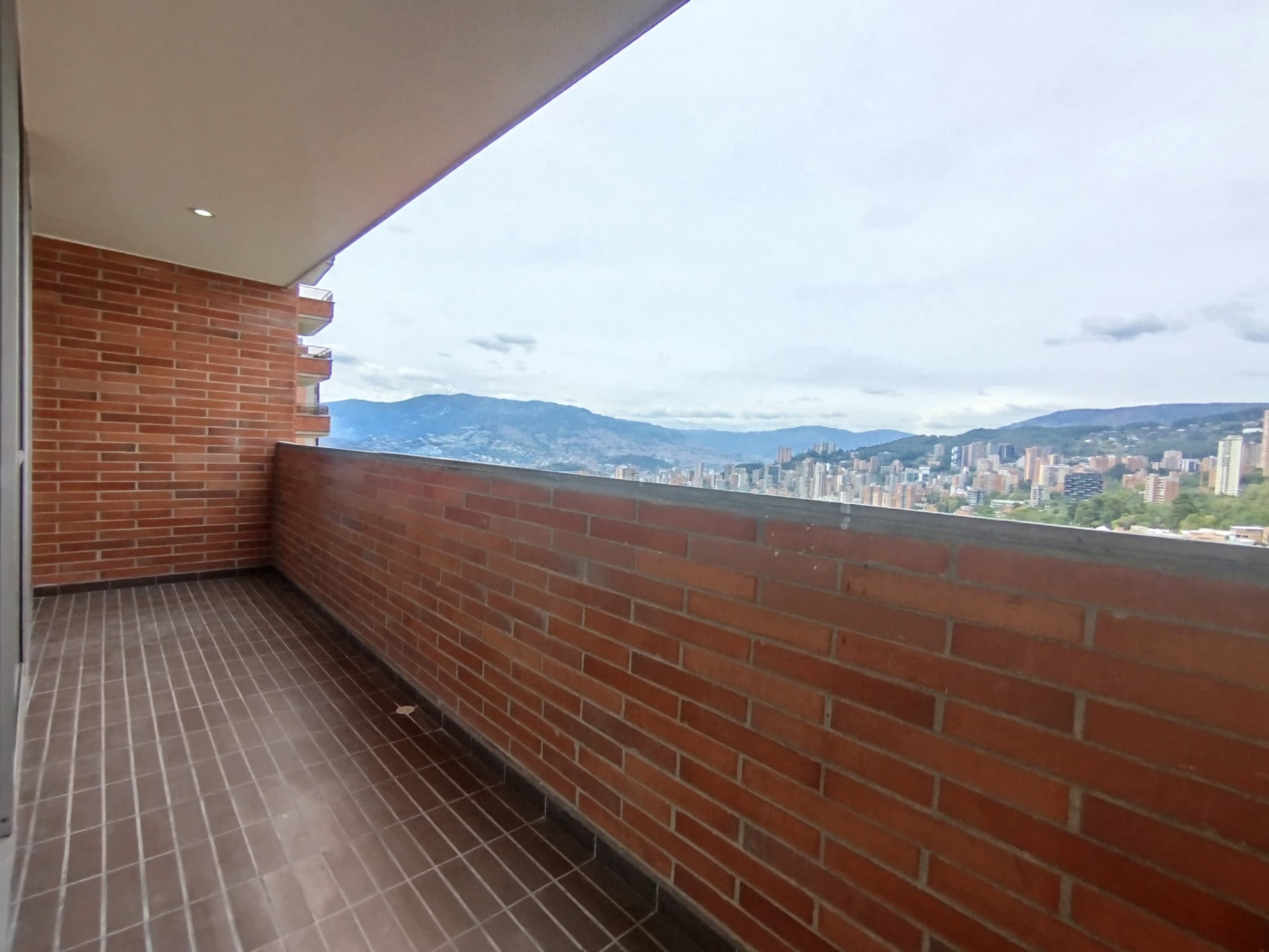 Apartamento en arriendo en Los Gonzalez, Poblado, Medellín — foto 5 de 20