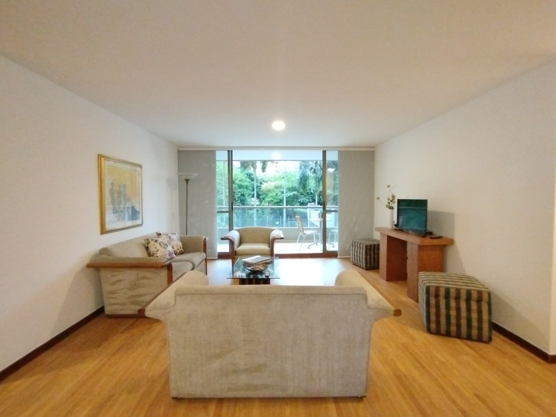 Apartamento en arriendo en Los Balsos, Poblado, Medellín — foto 1 de 20