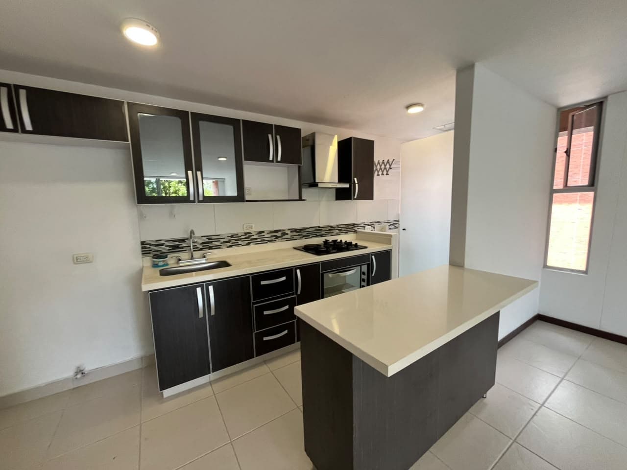 Apartamento en arriendo en El Esmeraldal, Envigado — foto 1 de 13