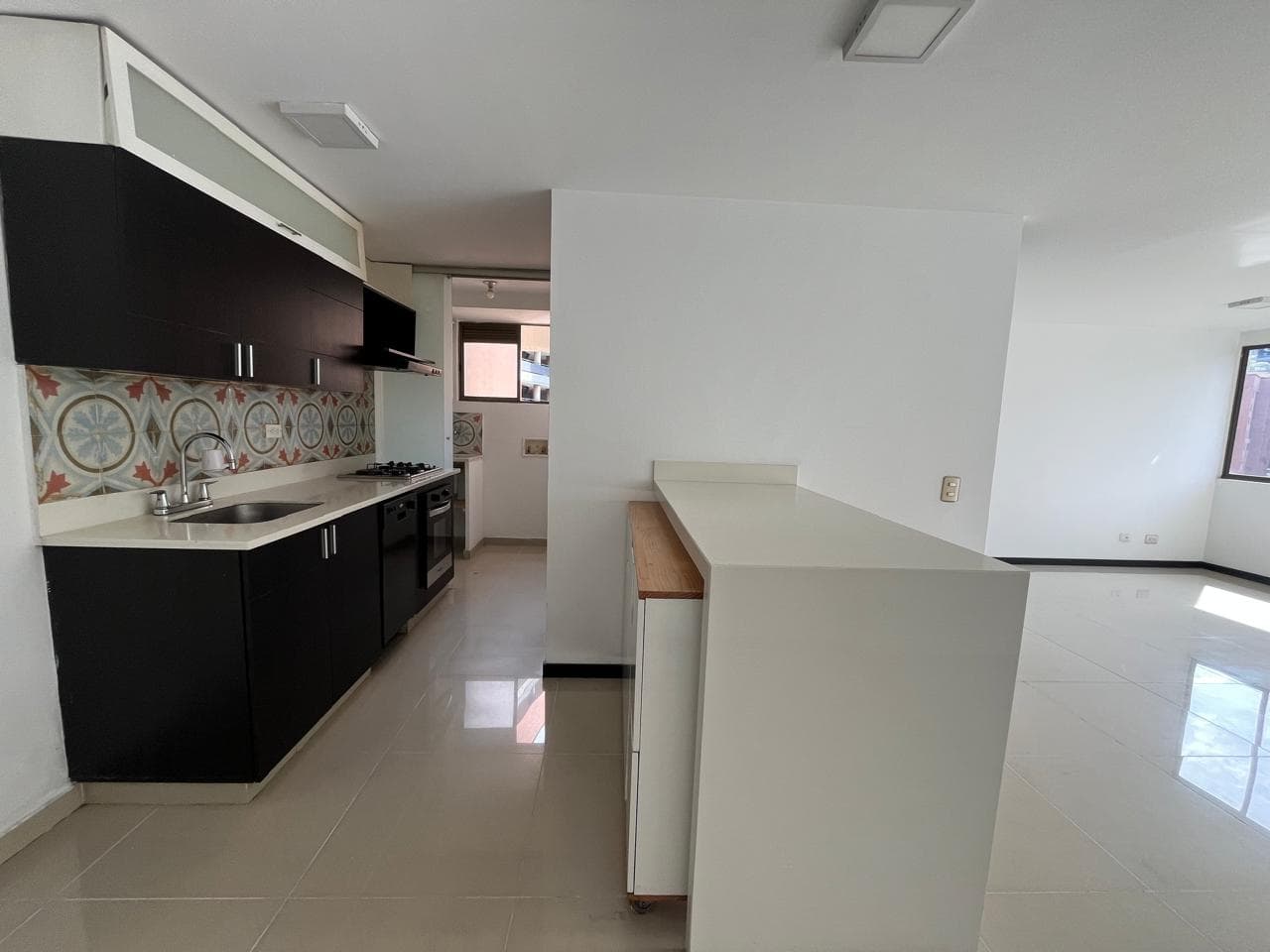 Apartamento en arriendo en Los Gonzalez, Poblado, Medellín — foto 1 de 20