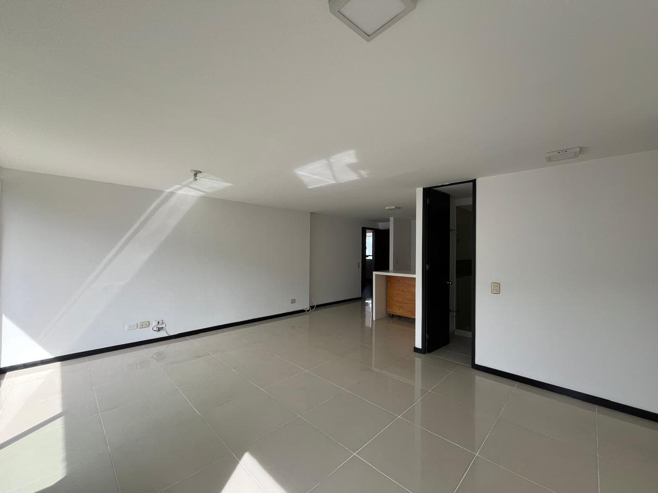 Apartamento en arriendo en Los Gonzalez, Poblado, Medellín — foto 4 de 20