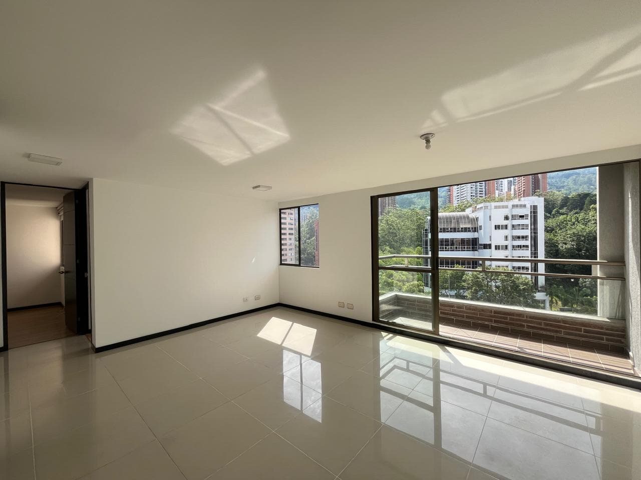 Apartamento en arriendo en Los Gonzalez, Poblado, Medellín — foto 5 de 20