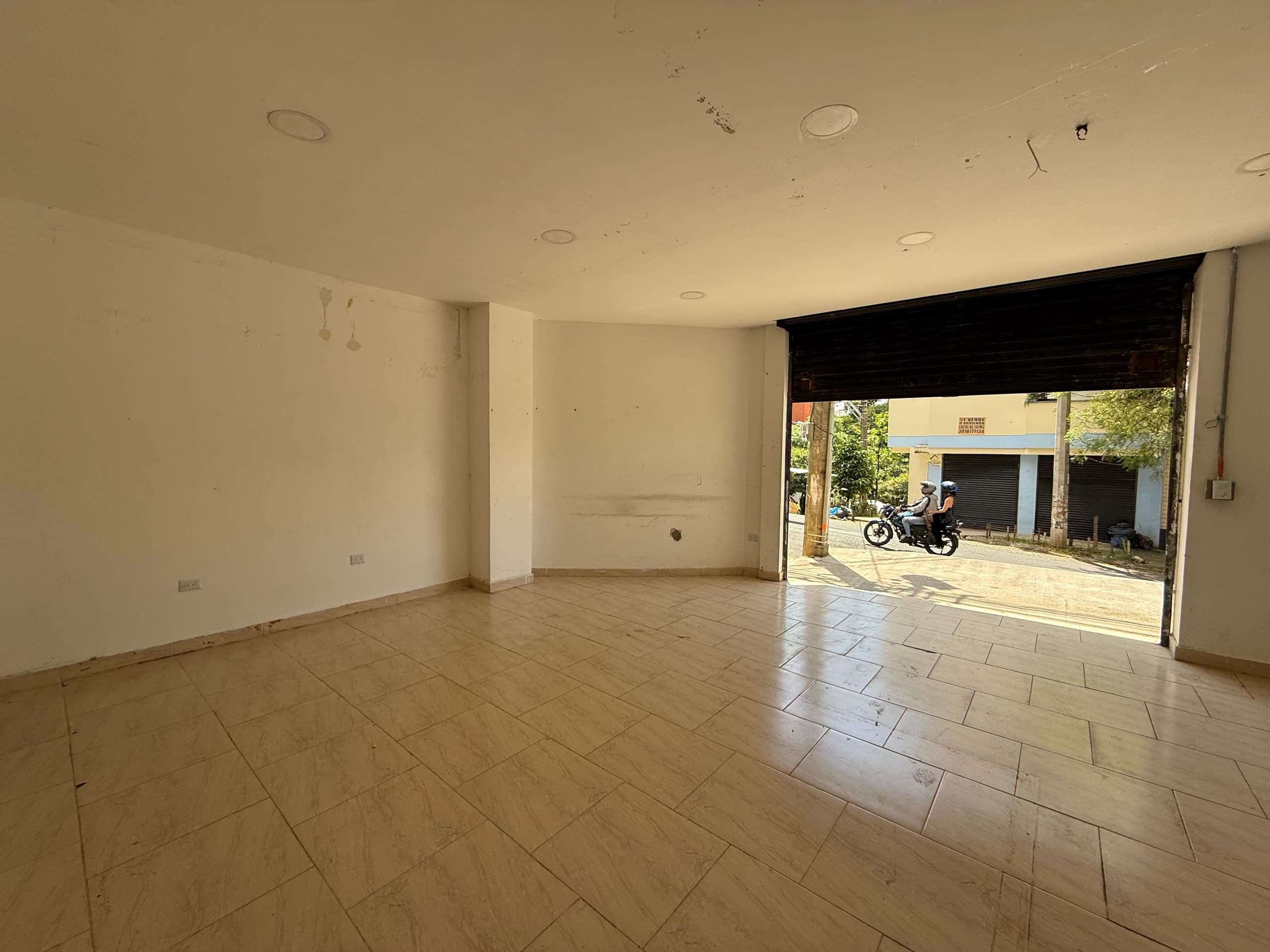 Local en arriendo en Prado, Centro, Medellín — foto 1 de 13