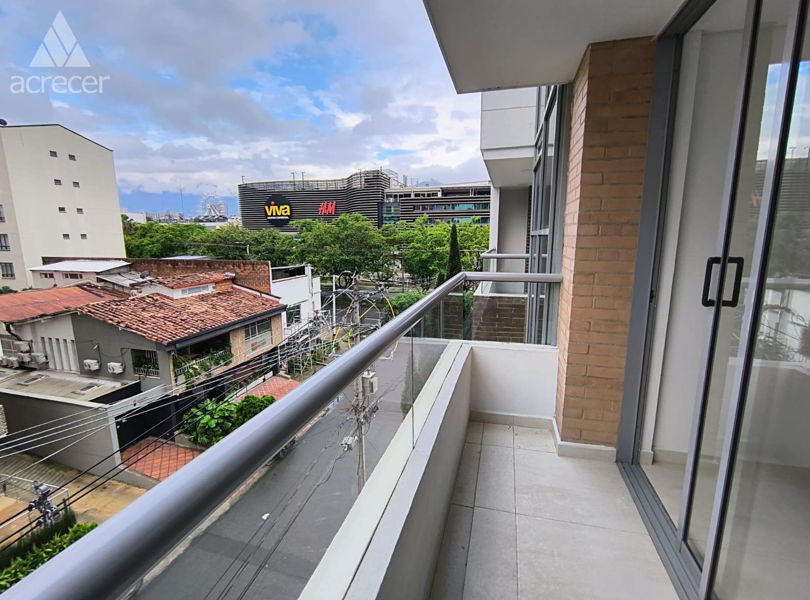 Oficina en arriendo en El Portal, Envigado — foto 1 de 16