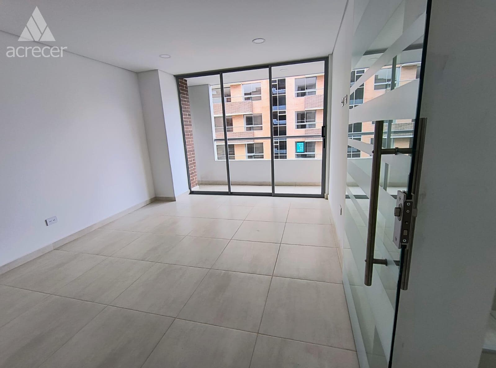 Oficina en arriendo en El Portal, Envigado — foto 2 de 16