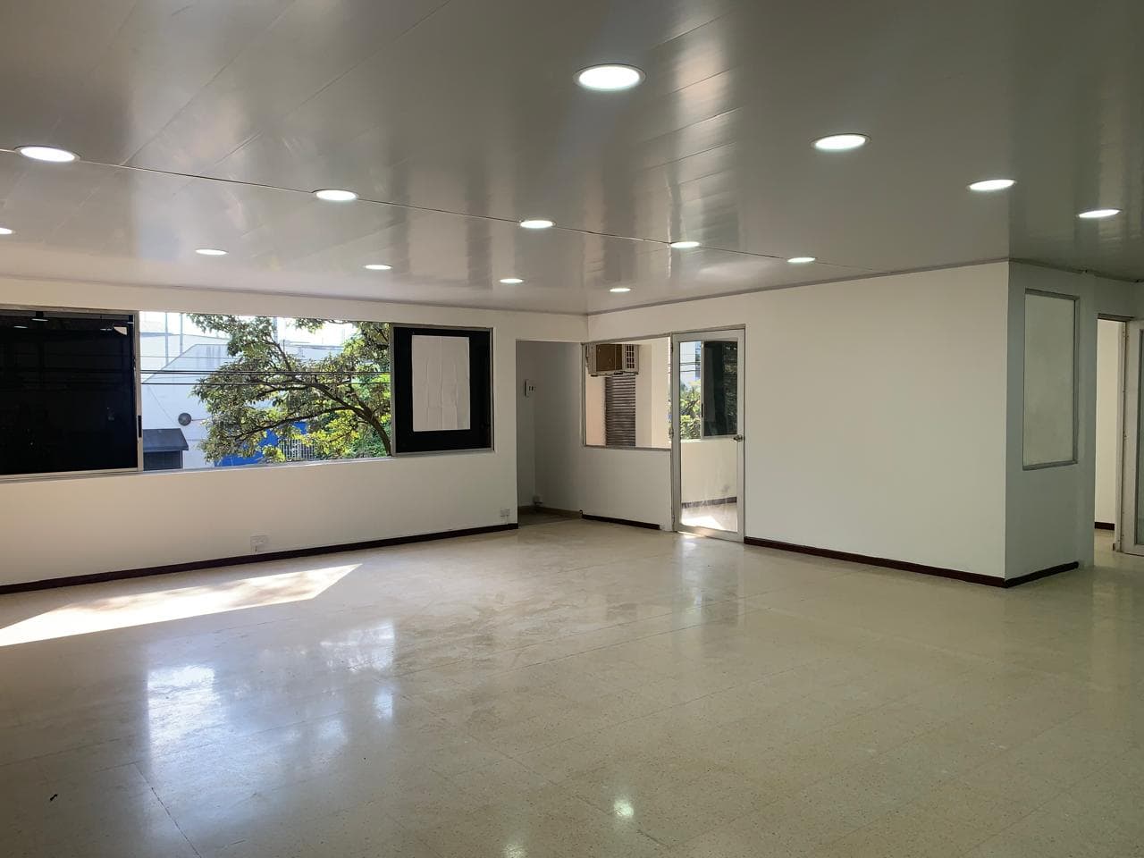 Oficina en arriendo en Guayabal, Itagui — foto 1 de 11