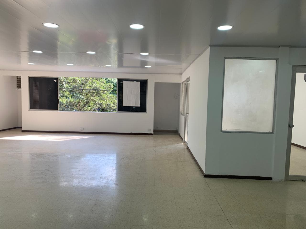 Oficina en arriendo en Guayabal, Itagui — foto 2 de 11