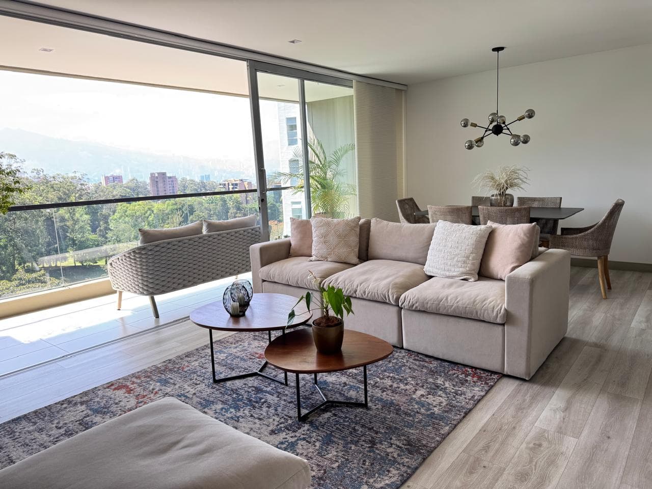 Apartamento en arriendo en Transversal Intermedia, Poblado, Medellín — foto 2 de 20