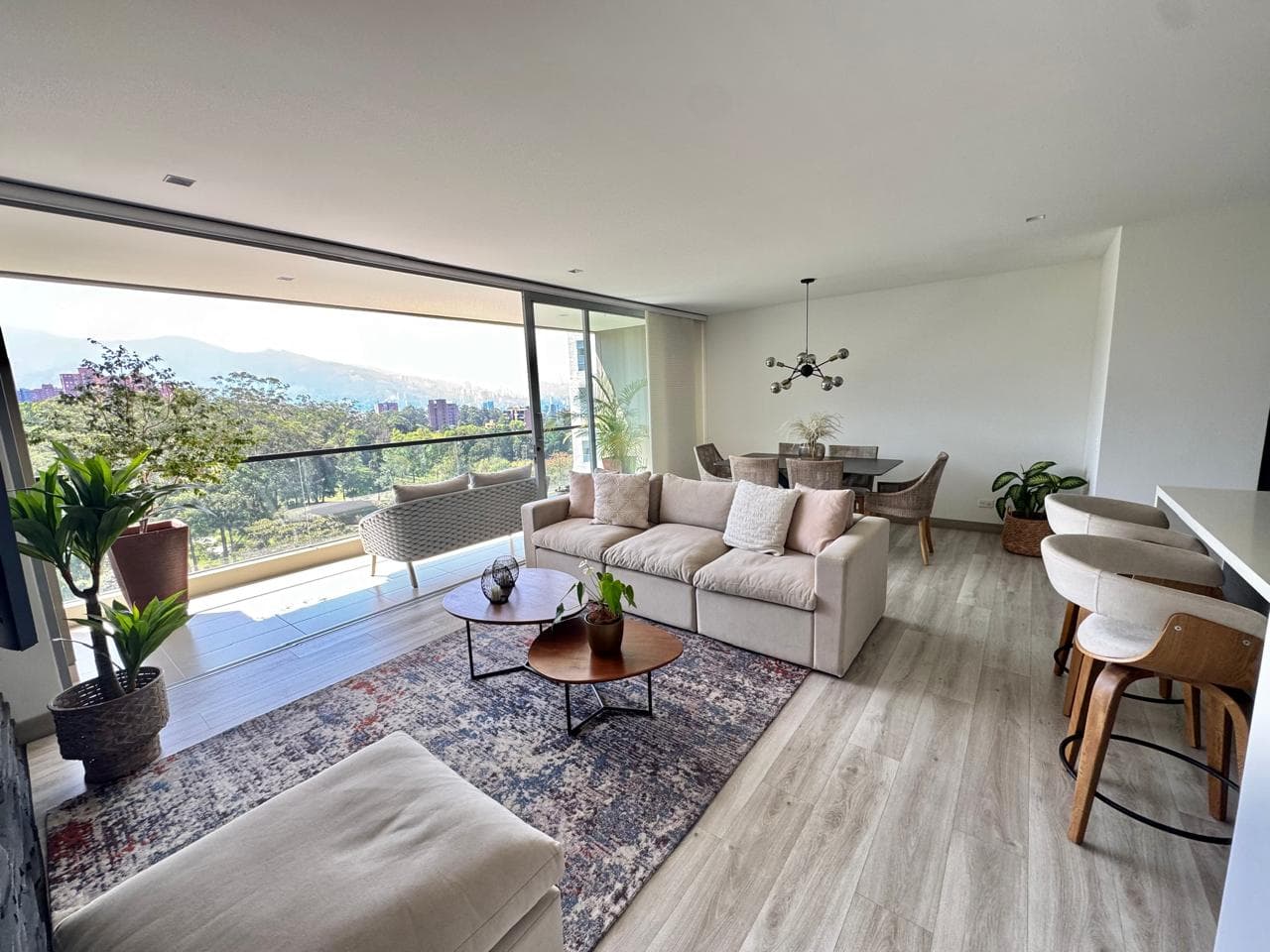 Apartamento en arriendo en Transversal Intermedia, Poblado, Medellín — foto 5 de 20