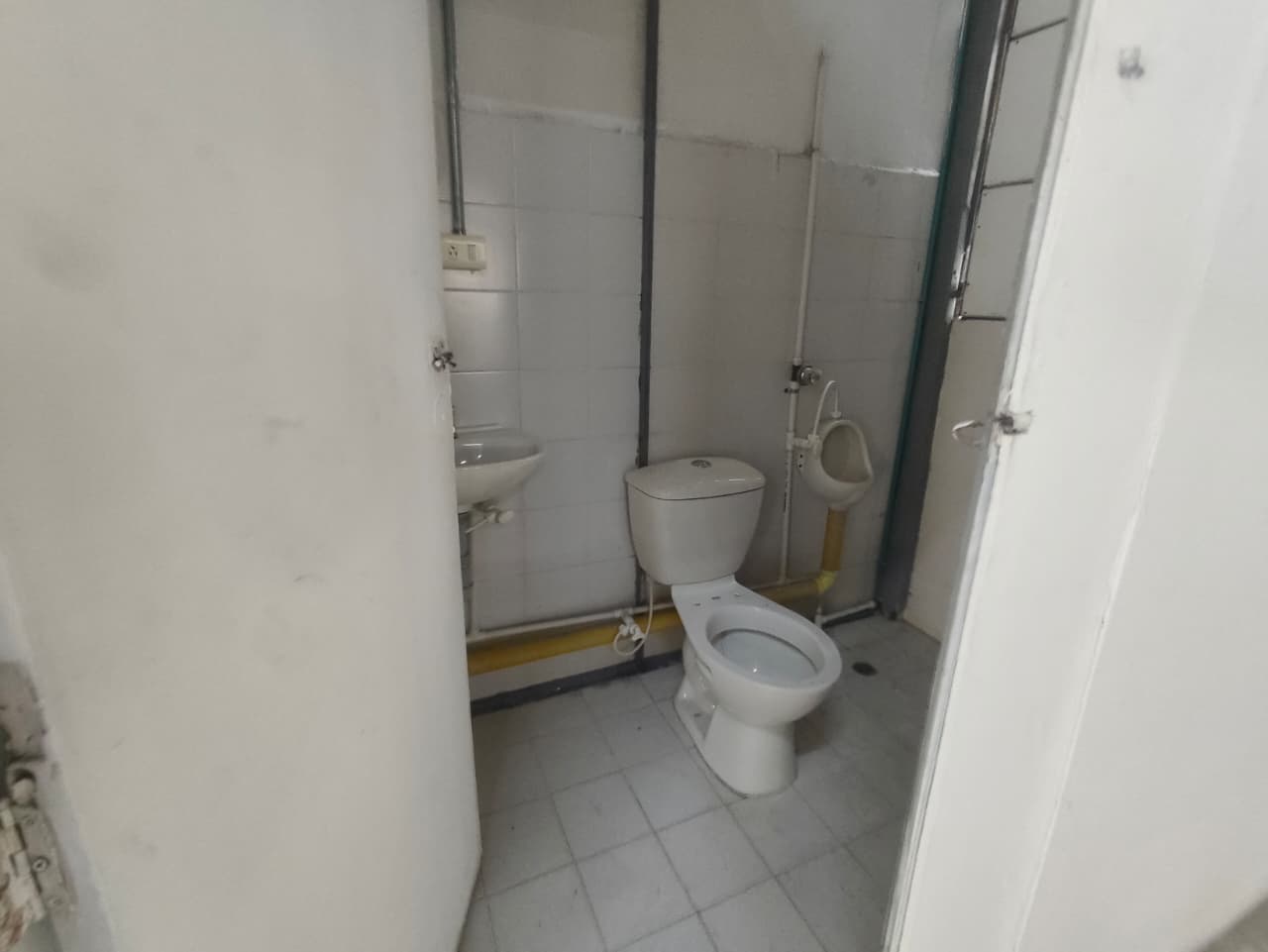 Bodega en arriendo en La Candelaria, Centro, Medellín — foto 1 de 11