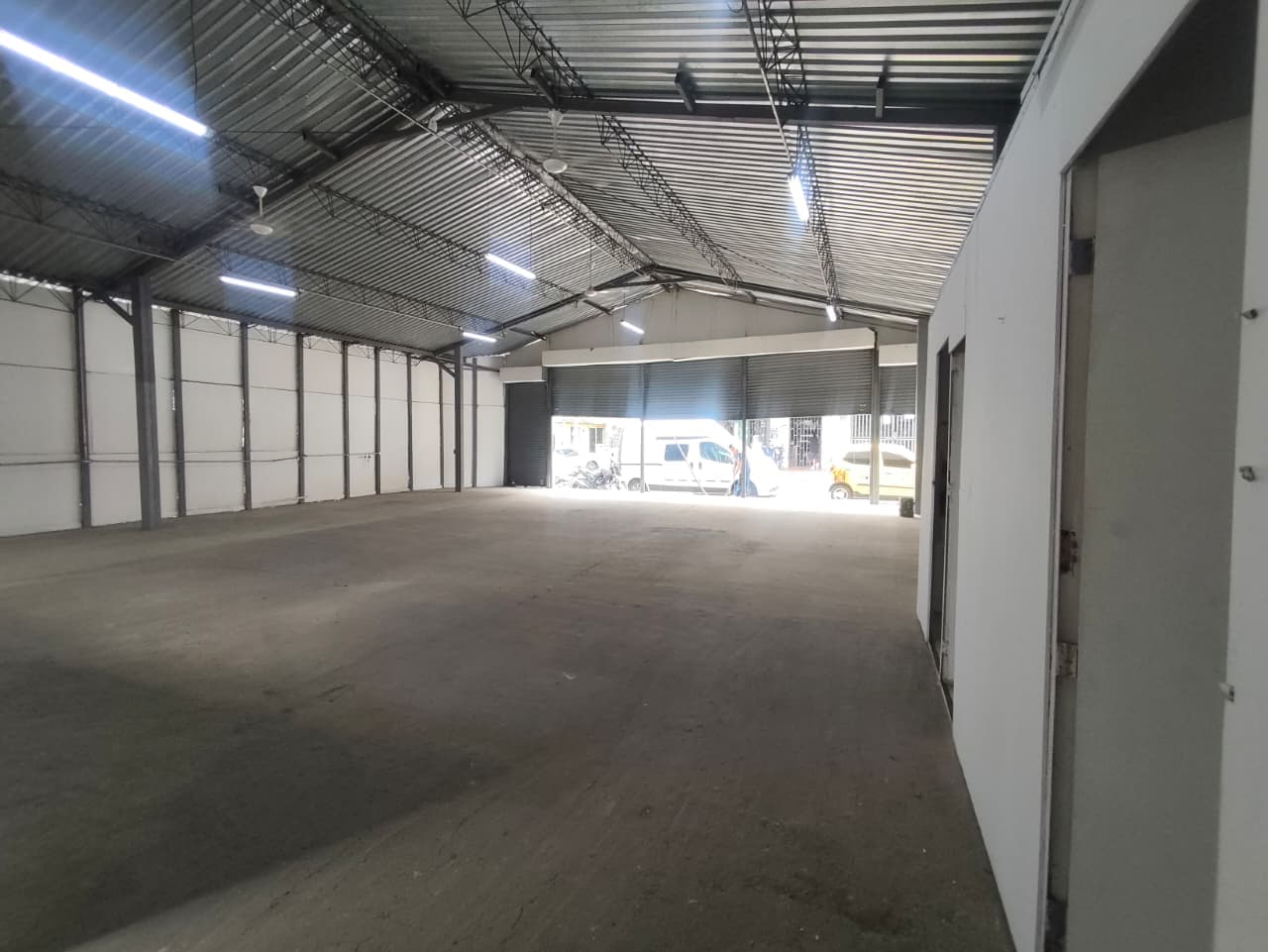 Bodega en arriendo en La Candelaria, Centro, Medellín — foto 5 de 11
