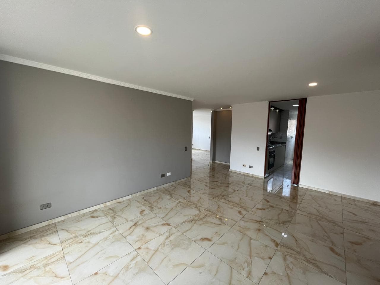 Apartamento en arriendo en Lalinde, Poblado, Medellín — foto 3 de 18