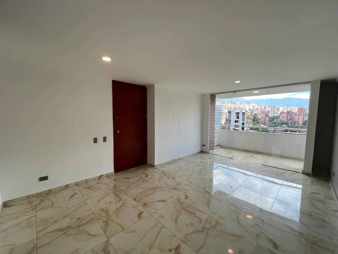 Apartamento en arriendo en Lalinde, Poblado, Medellín — foto 4 de 18