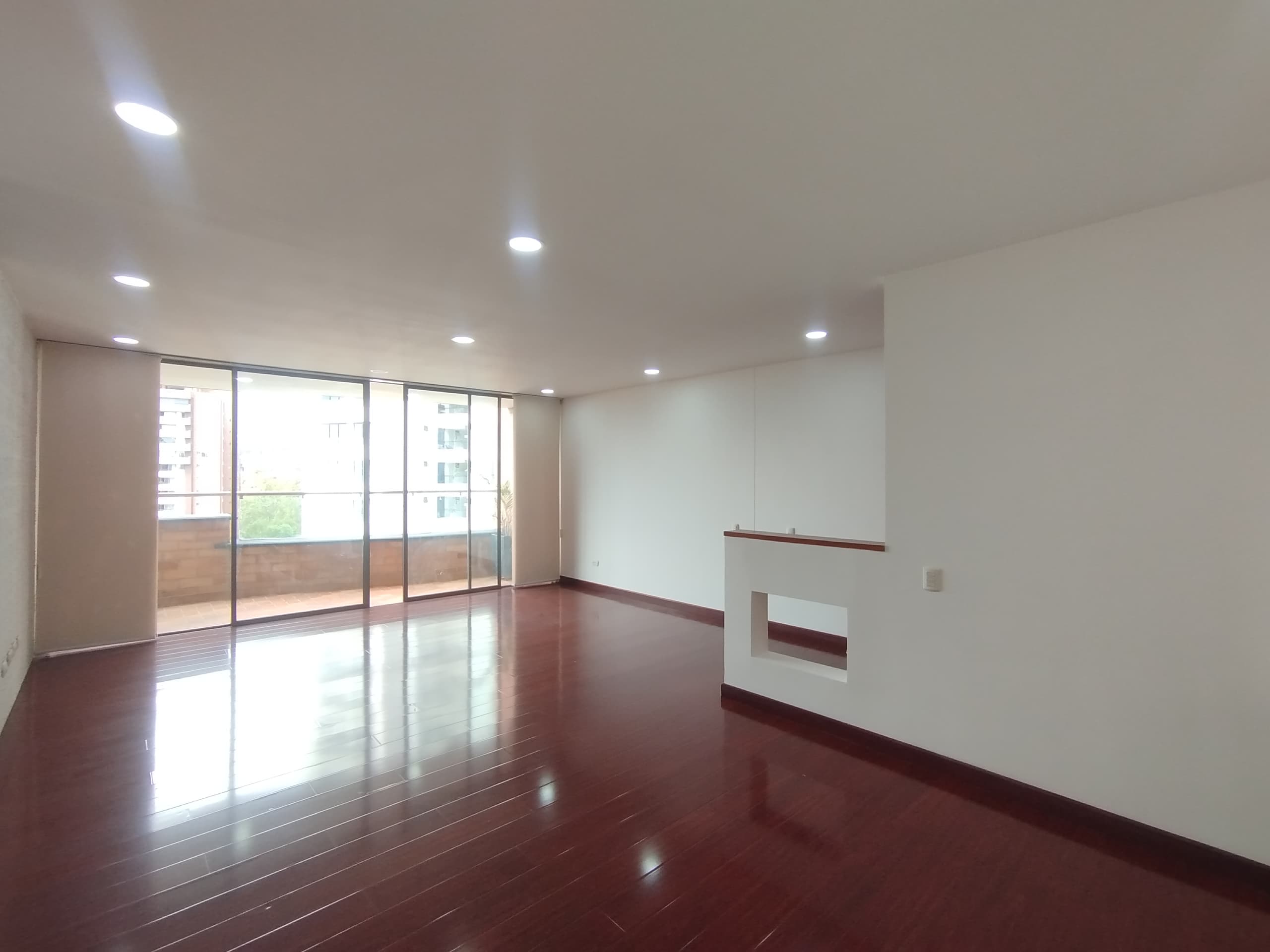 Apartamento en arriendo en Los Gonzalez, Poblado, Medellín — foto 3 de 20