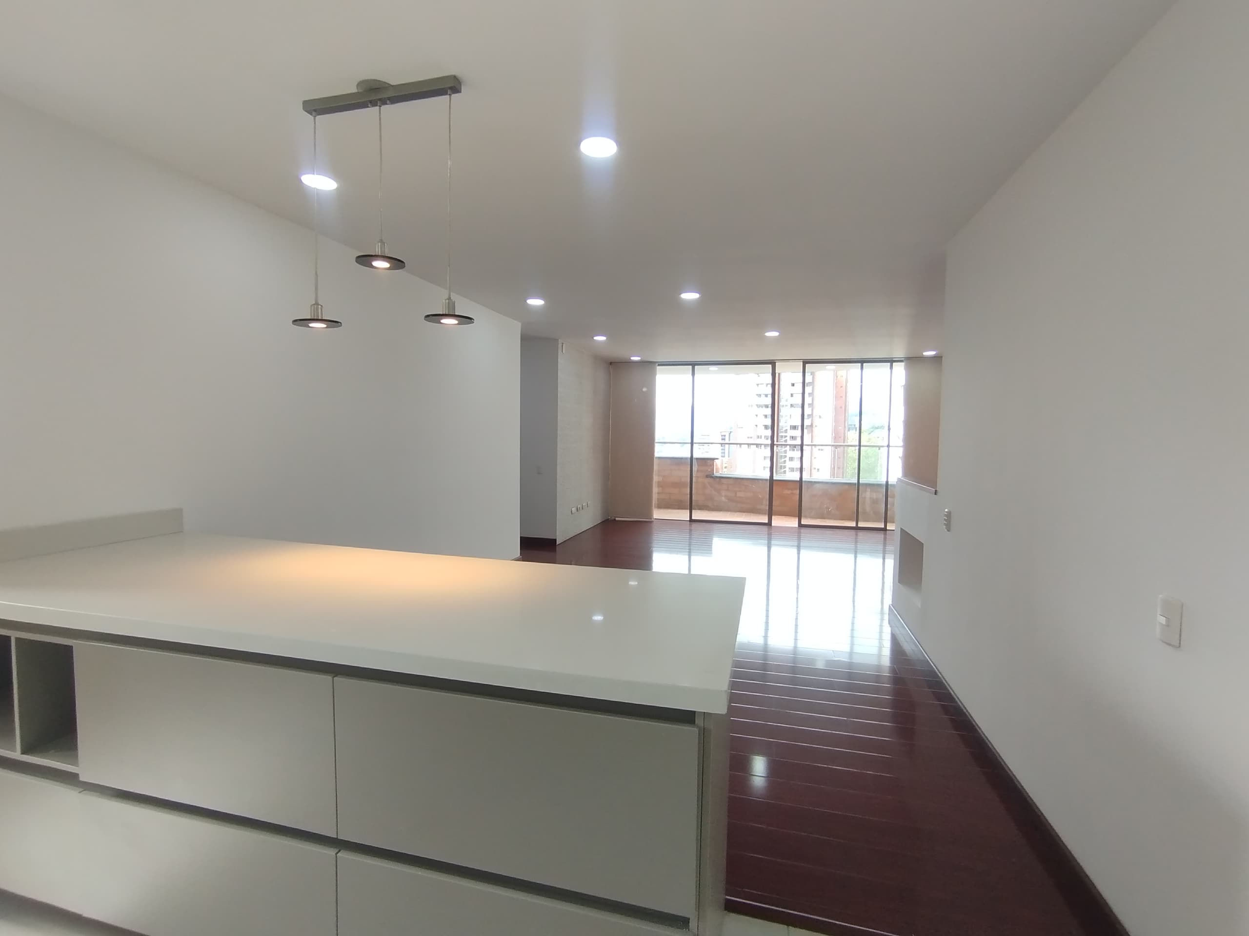Apartamento en arriendo en Los Gonzalez, Poblado, Medellín — foto 5 de 20