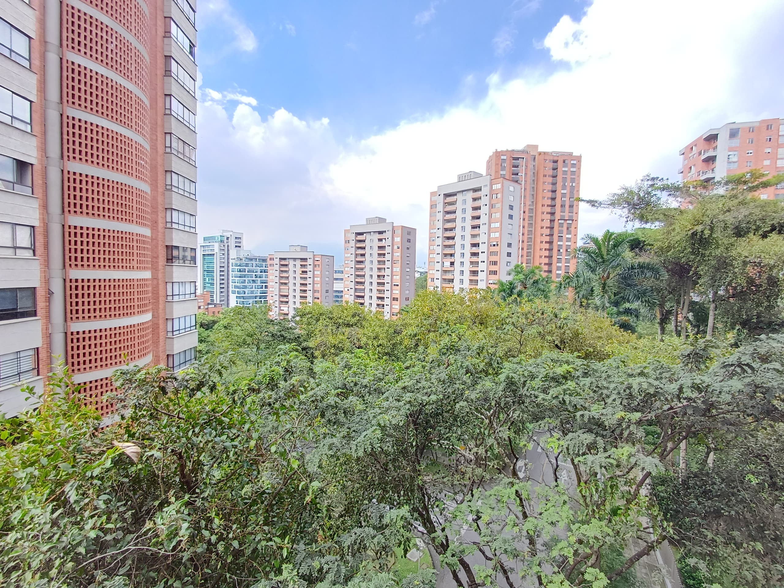 Apartamento en arriendo en Los Balsos, Poblado, Medellín — foto 3 de 20