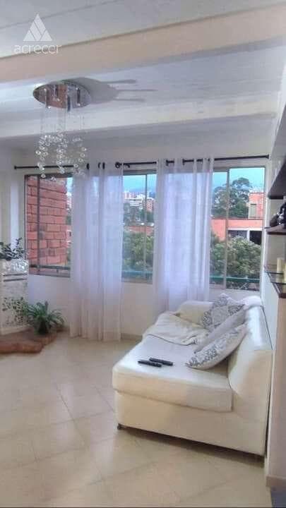 Apartamento en arriendo en La Salle, Envigado — foto 3 de 15