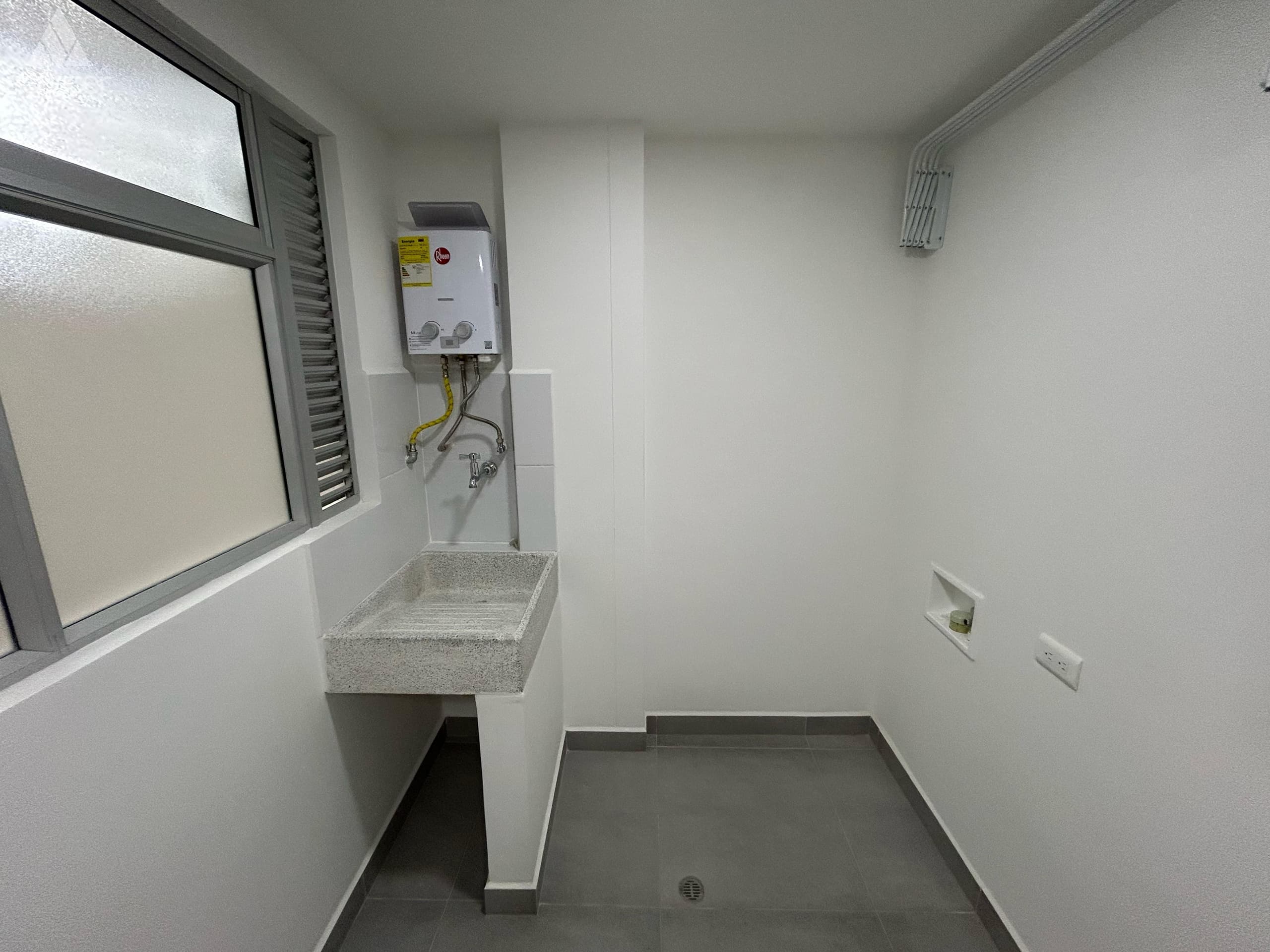 Apartamento en arriendo en Sabaneta — foto 3 de 12