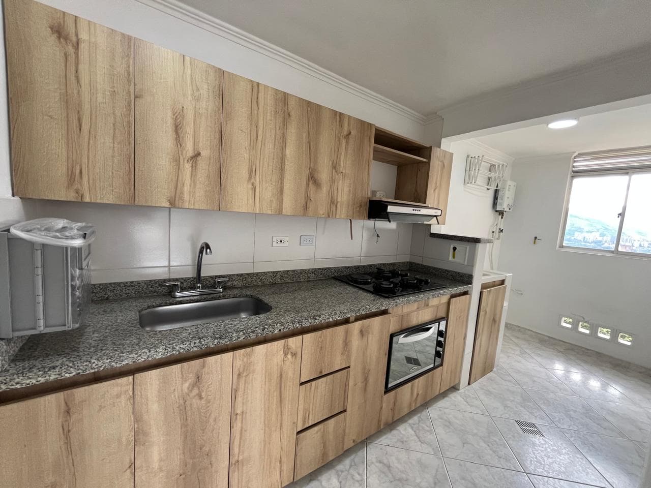 Apartamento en arriendo en Castropol, Poblado, Medellín — foto 1 de 19
