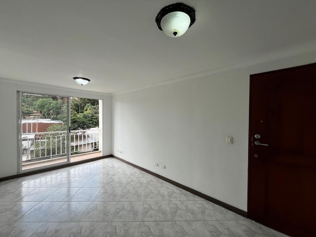Apartamento en arriendo en Castropol, Poblado, Medellín — foto 4 de 19