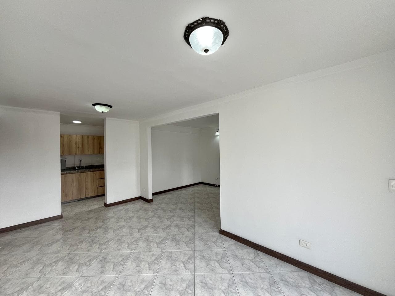 Apartamento en arriendo en Castropol, Poblado, Medellín — foto 5 de 19