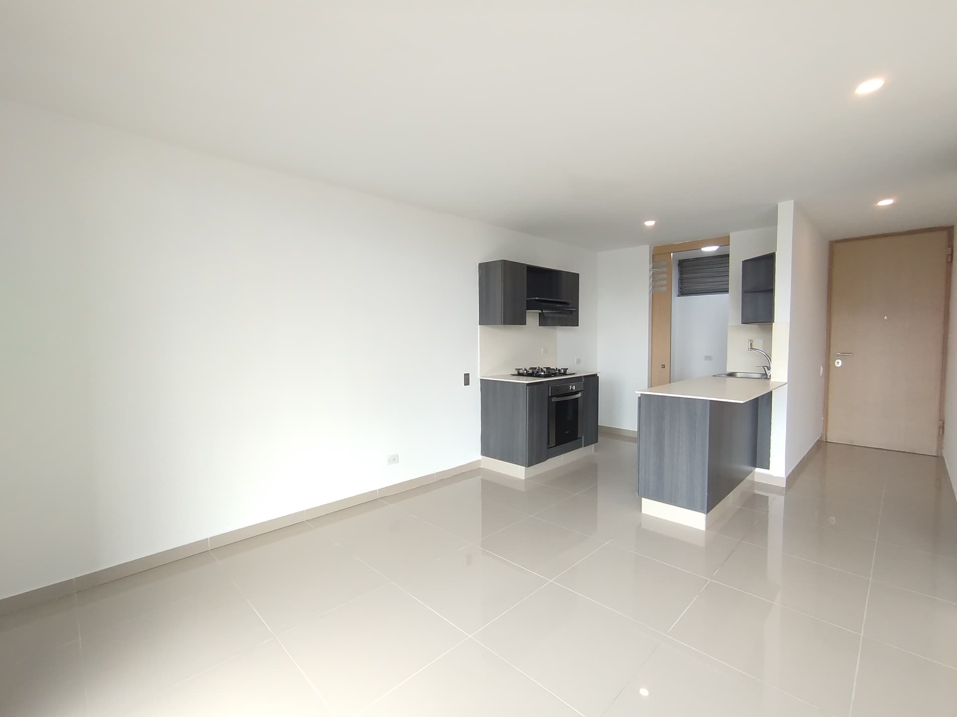 Apartamento en arriendo en Los Gonzalez, Poblado, Medellín — foto 1 de 20