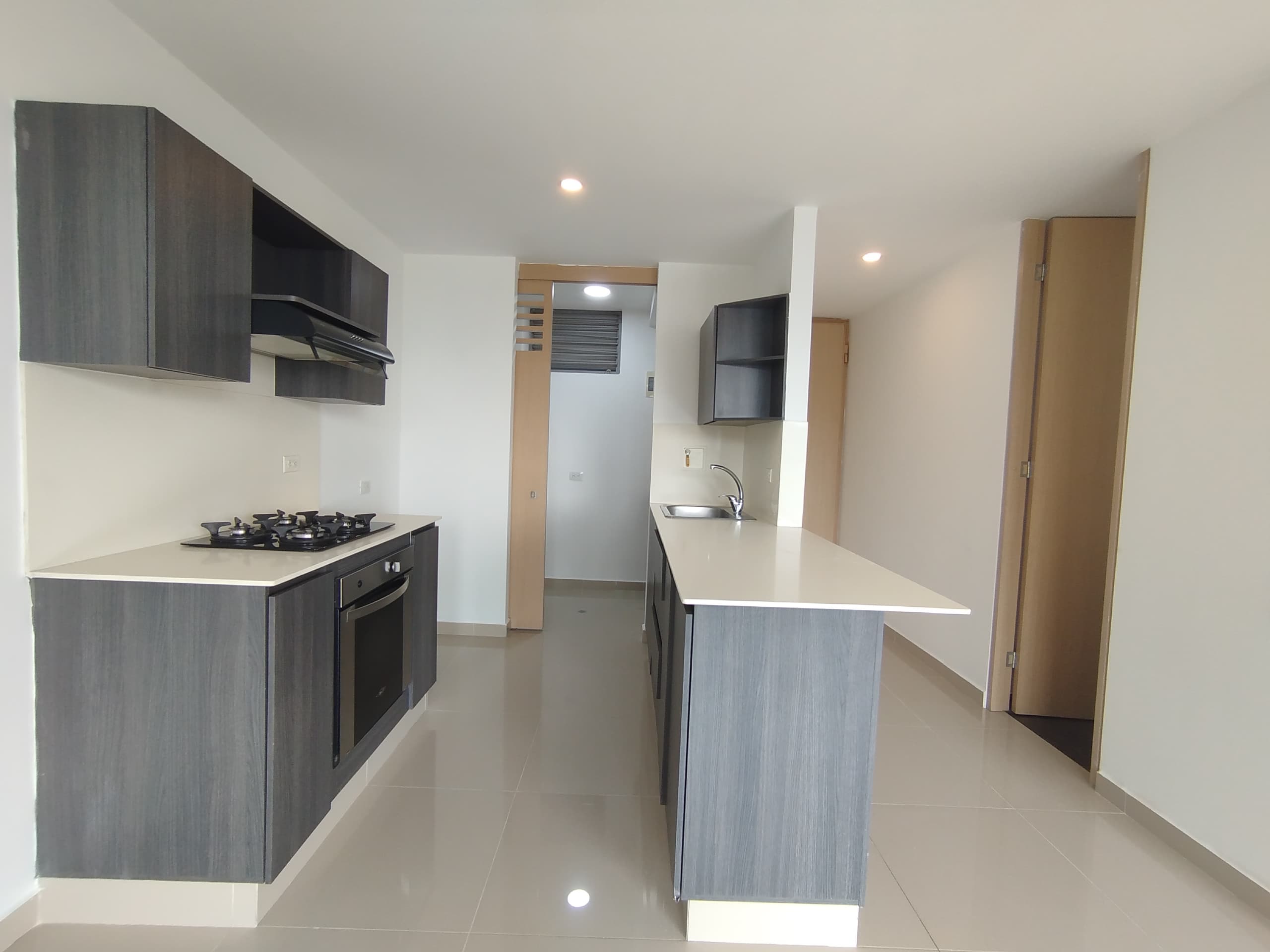Apartamento en arriendo en Los Gonzalez, Poblado, Medellín — foto 3 de 20