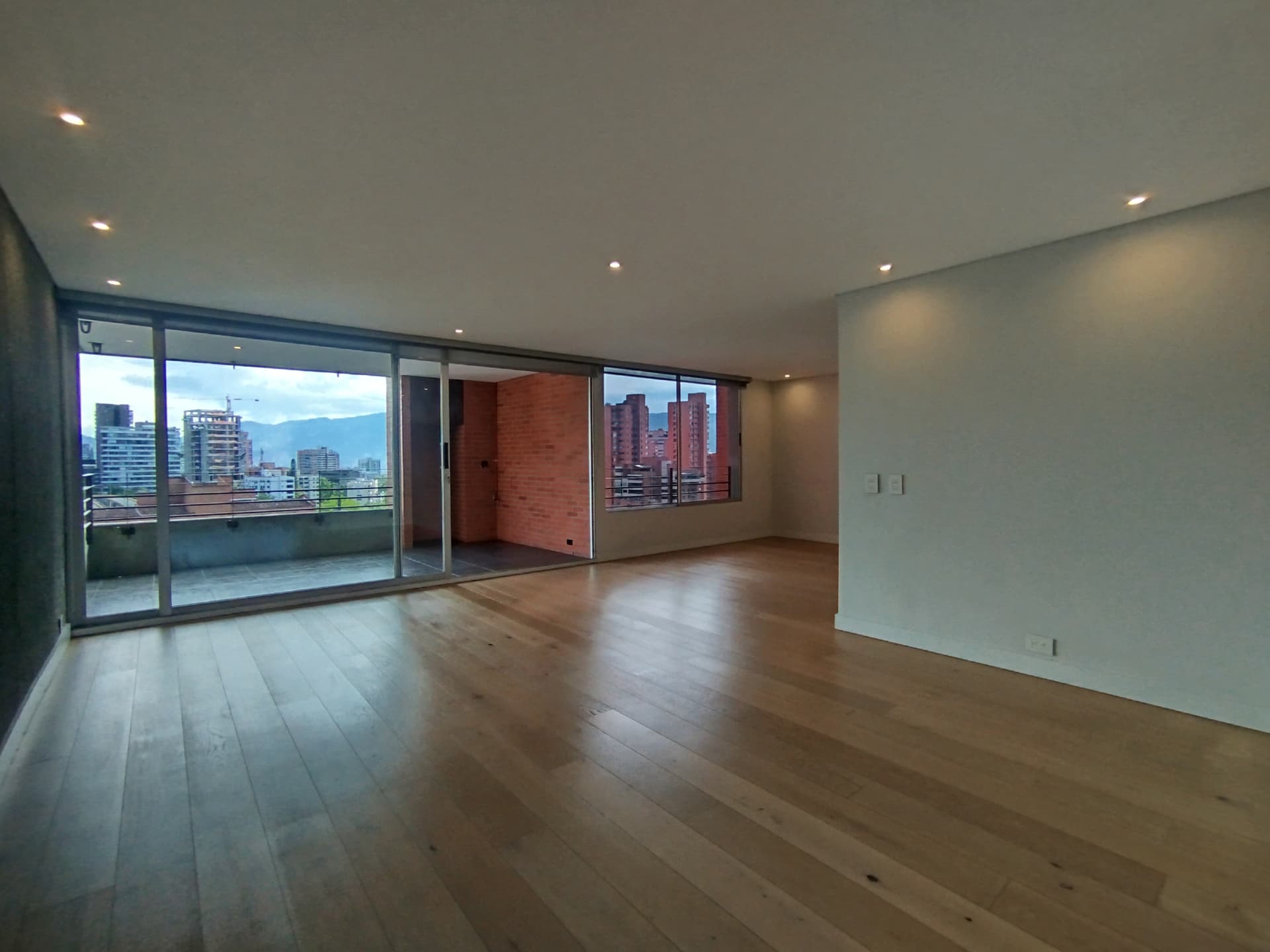 Apartamento en arriendo en Provenza, Poblado, Medellín — foto 1 de 20
