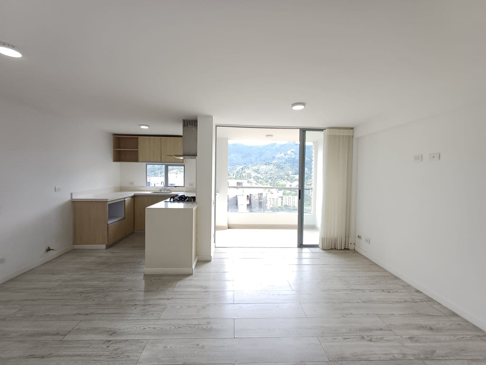 Apartamento en arriendo en Loma de las Brujas, Envigado — foto 2 de 20
