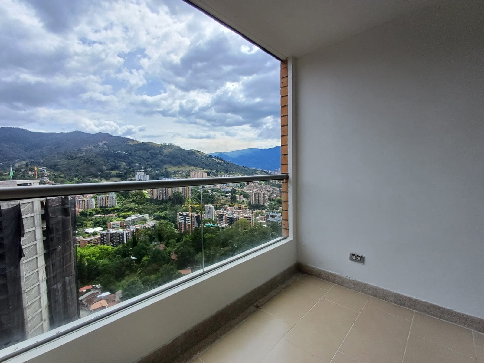 Apartamento en arriendo en Loma de las Brujas, Envigado — foto 3 de 20