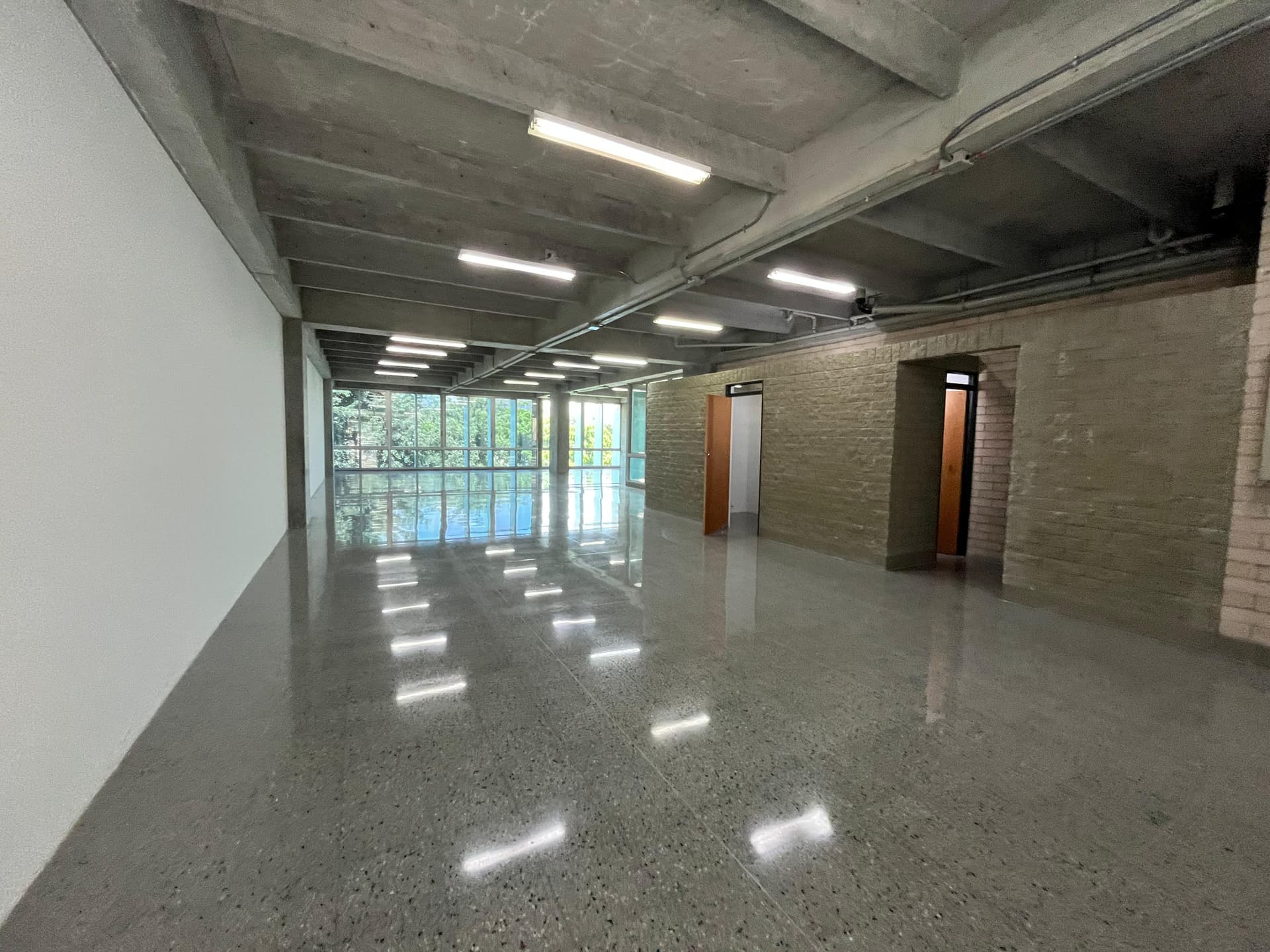 Local en arriendo en Zona Industrial, Guayabal, Medellín — foto 1 de 11