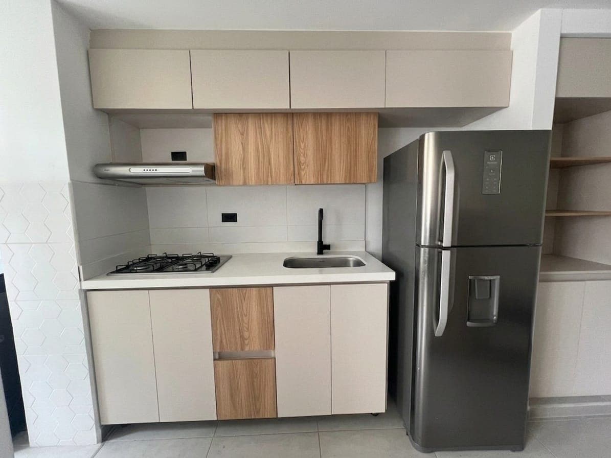 Apartamento en arriendo en Calasanz Parte Alta, La America, Medellín — foto 1 de 16