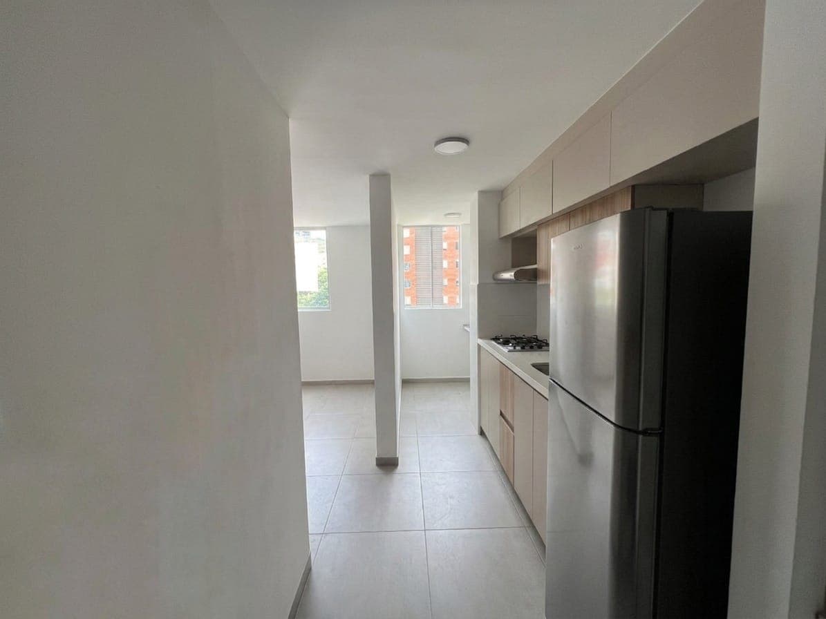 Apartamento en arriendo en Calasanz Parte Alta, La America, Medellín — foto 3 de 16