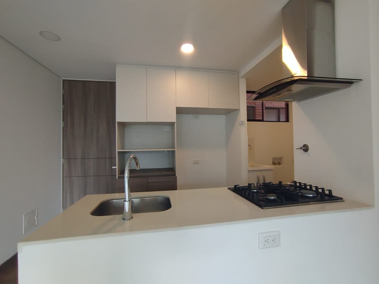 Apartamento en arriendo en Retiro — foto 1 de 15