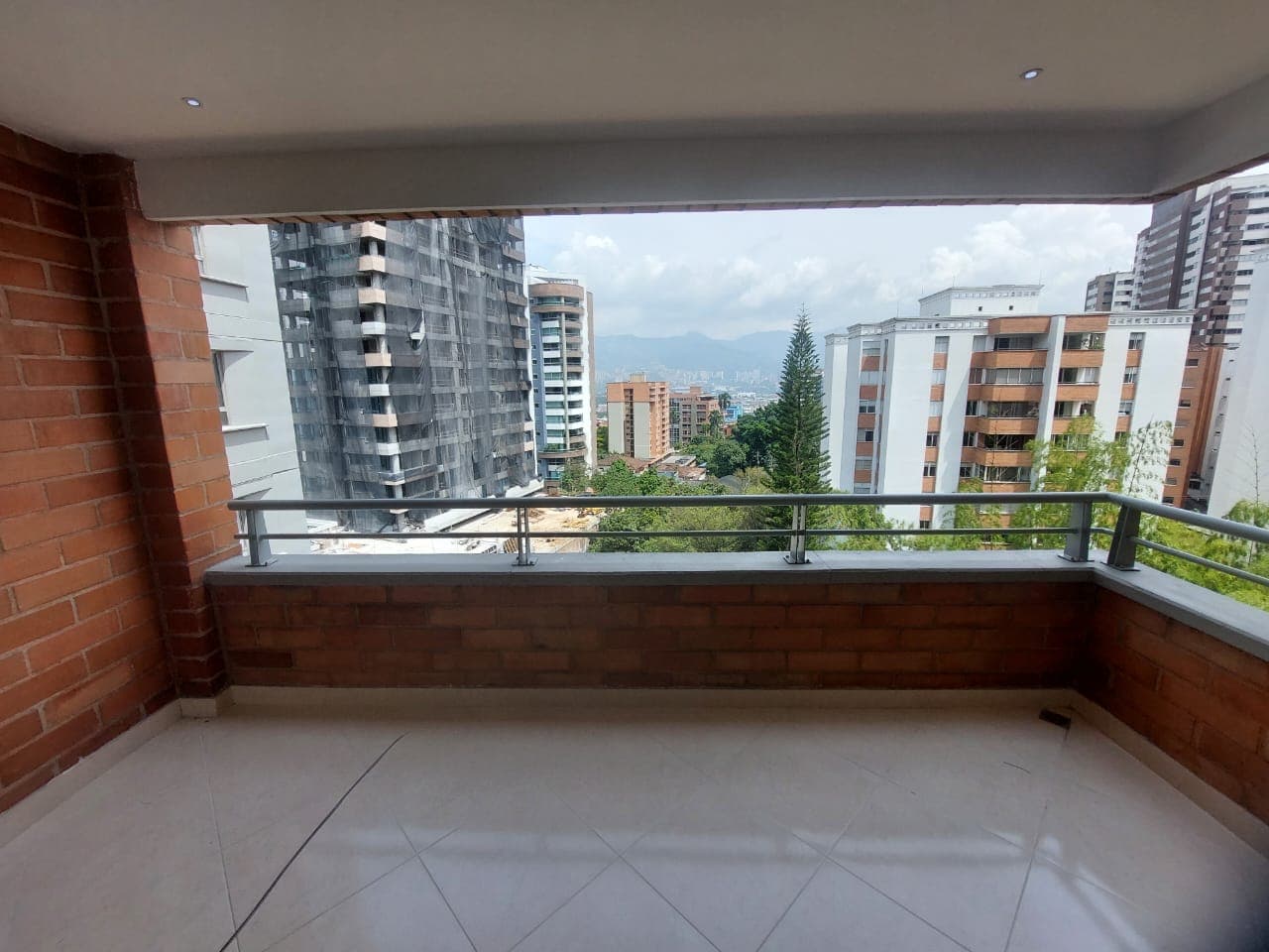 Apartamento en arriendo en Castropol, Poblado, Medellín — foto 5 de 20
