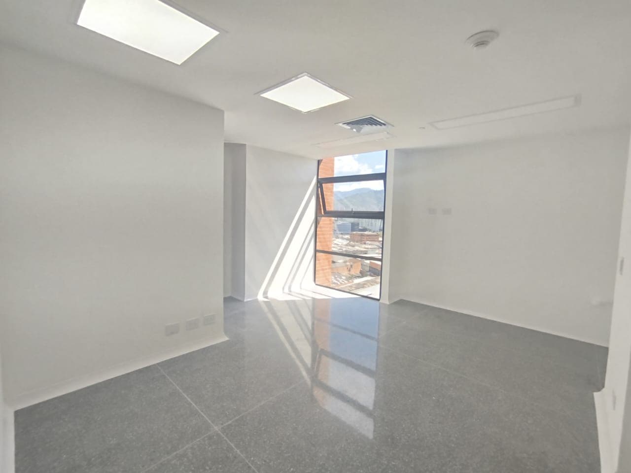 Consultorio en arriendo en San Diego, Poblado, Medellín — foto 3 de 8