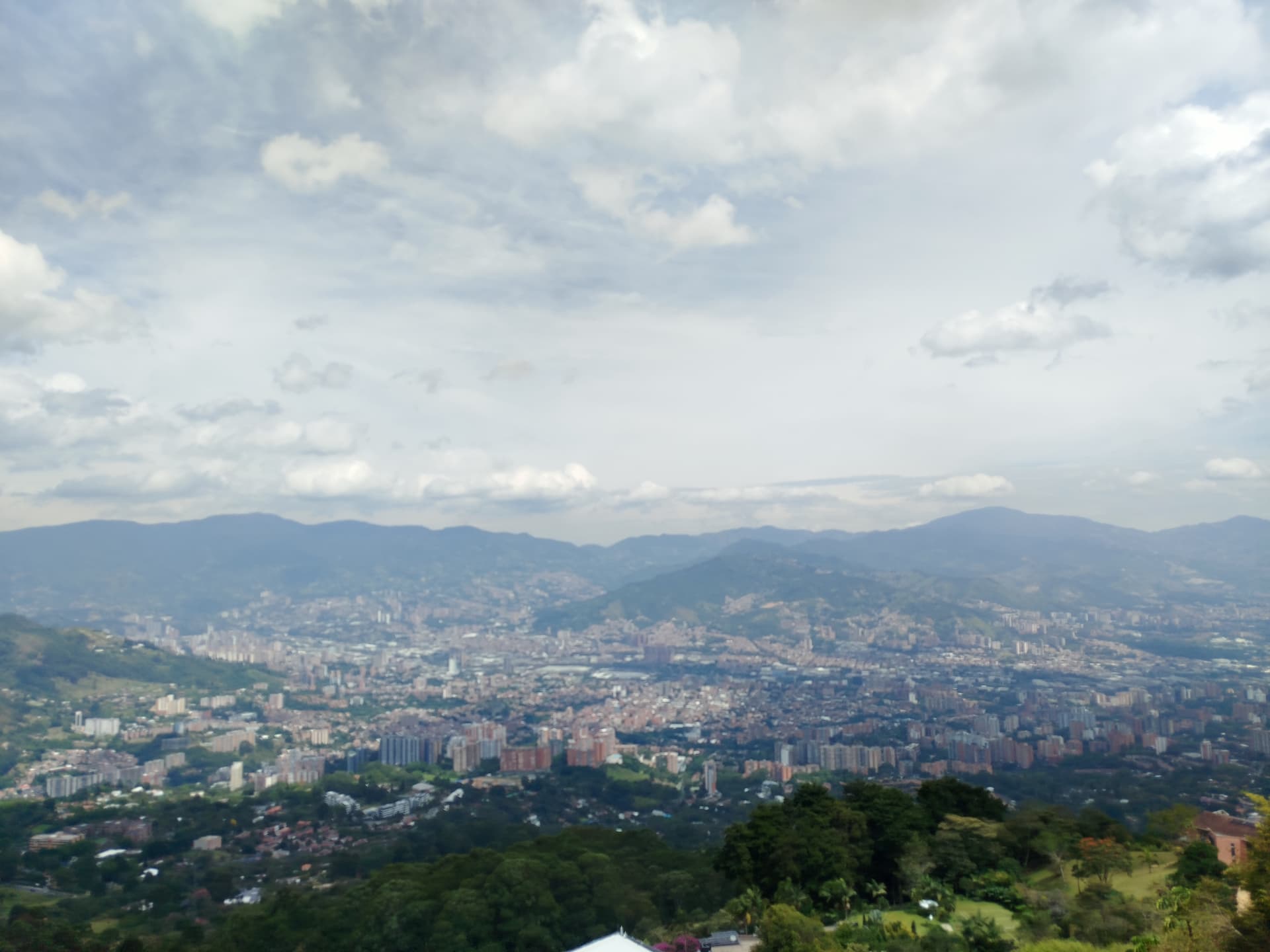 Casa Vivienda en arriendo en Las Palmas M, Poblado, Medellín — foto 1 de 20
